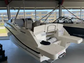 555 Cabin med Mariner F80 EFI ELPT brugt