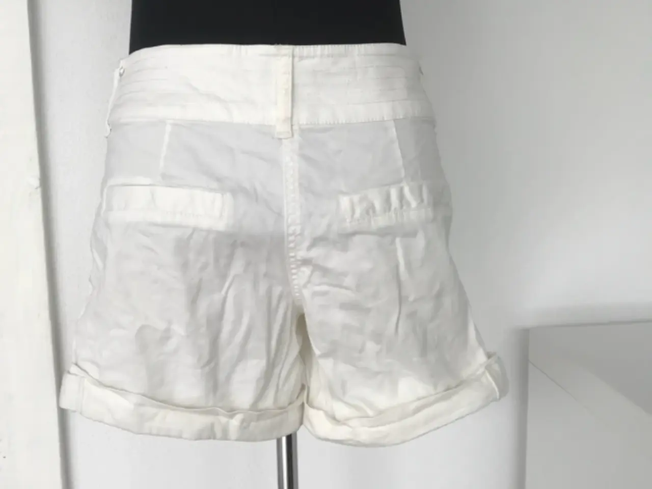Billede 2 - Shorts str.36