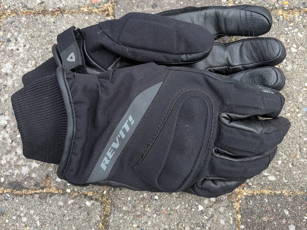 Billede 4 - Goritex handske (ny) og 2 par læderhandsker-brugte