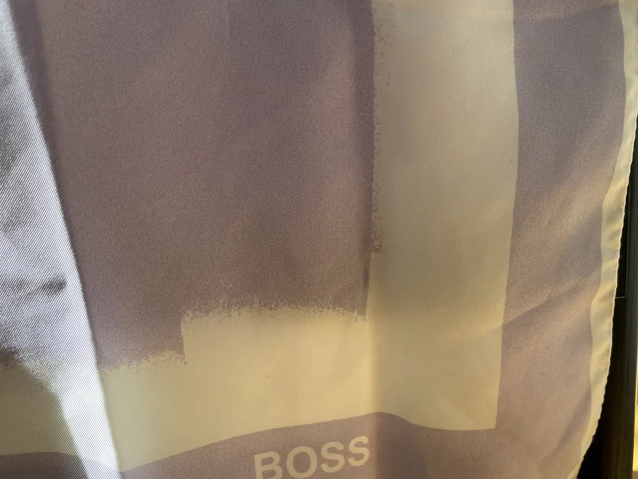 Billede 5 - Hugo Boss stort silketørklæde 