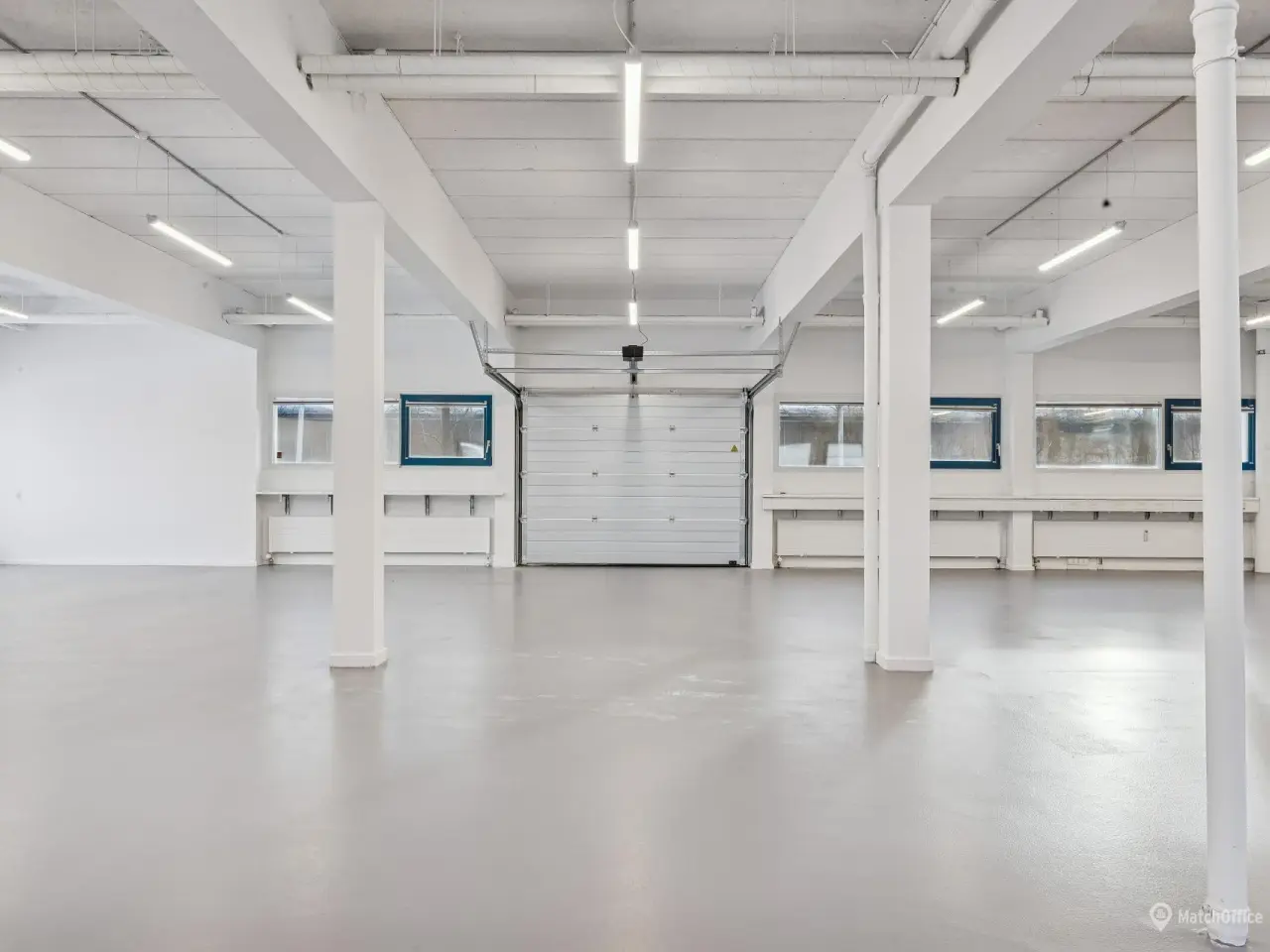 Billede 2 - 1.221m² lager og kontor/showroom til en lav leje. tæt på motorvej og togstation