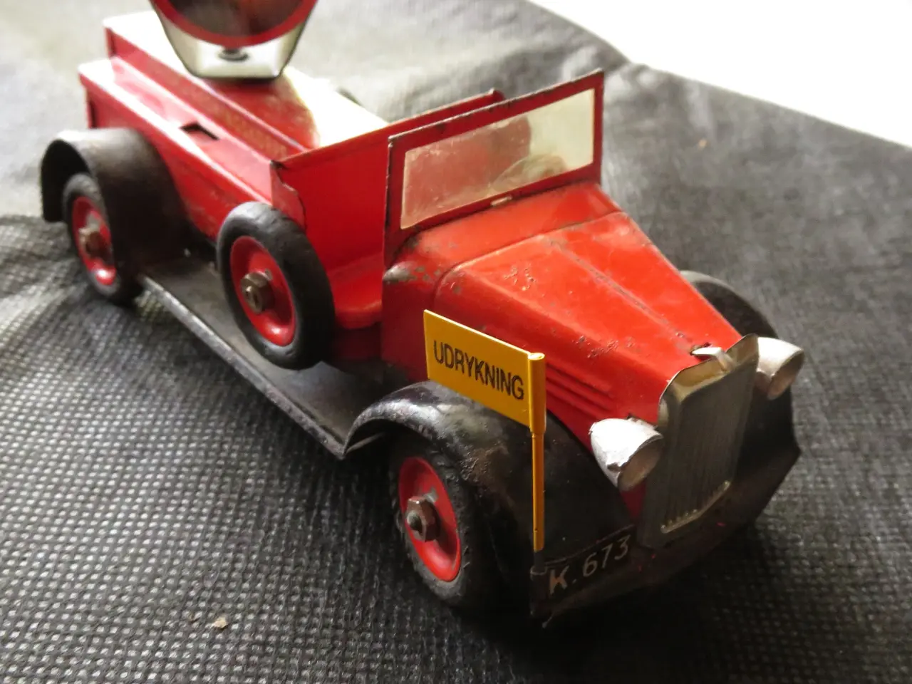 Billede 4 - Tekno Falck Blikbiler 6 Stk. + reservedele.