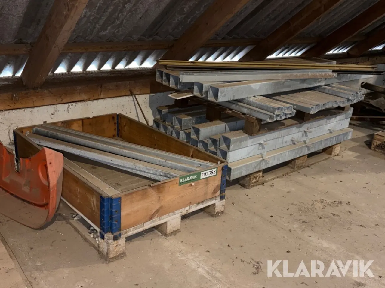 Billede 1 - Hegnsstolper Galvaniseret til dobbelt klinkprofiler