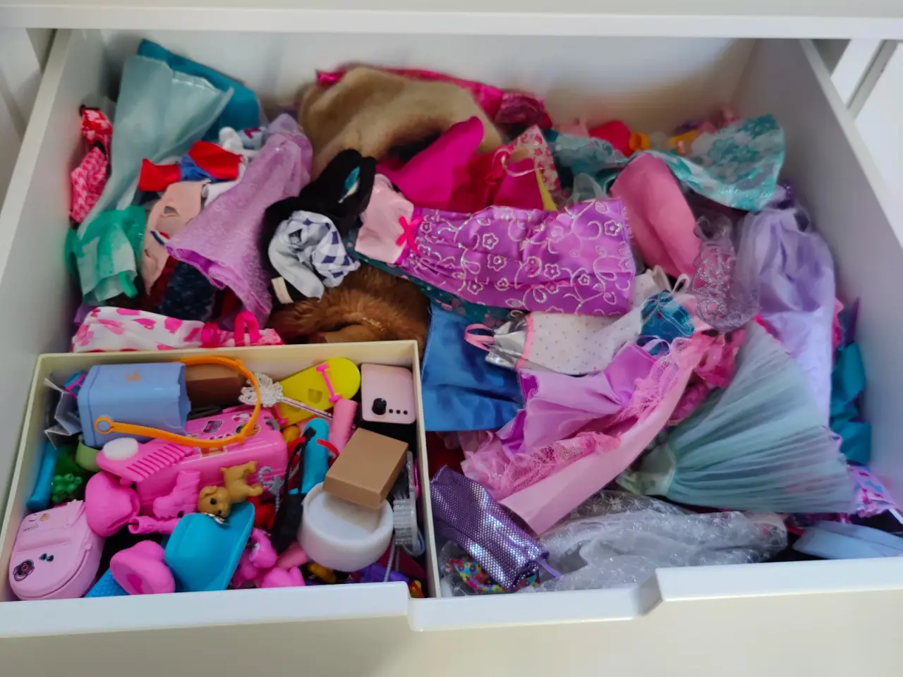 Billede 6 - Barbiehus med masser af tilbehør