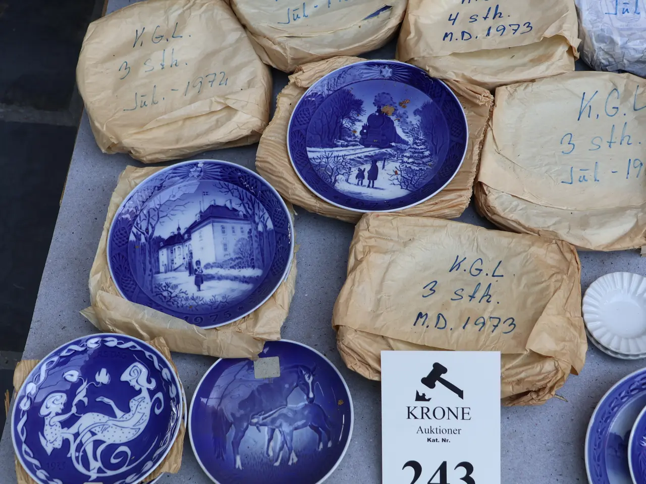 Billede 6 - Ca 105 Stk Royal Copenhagen platter.