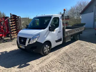 Nissan NV 400