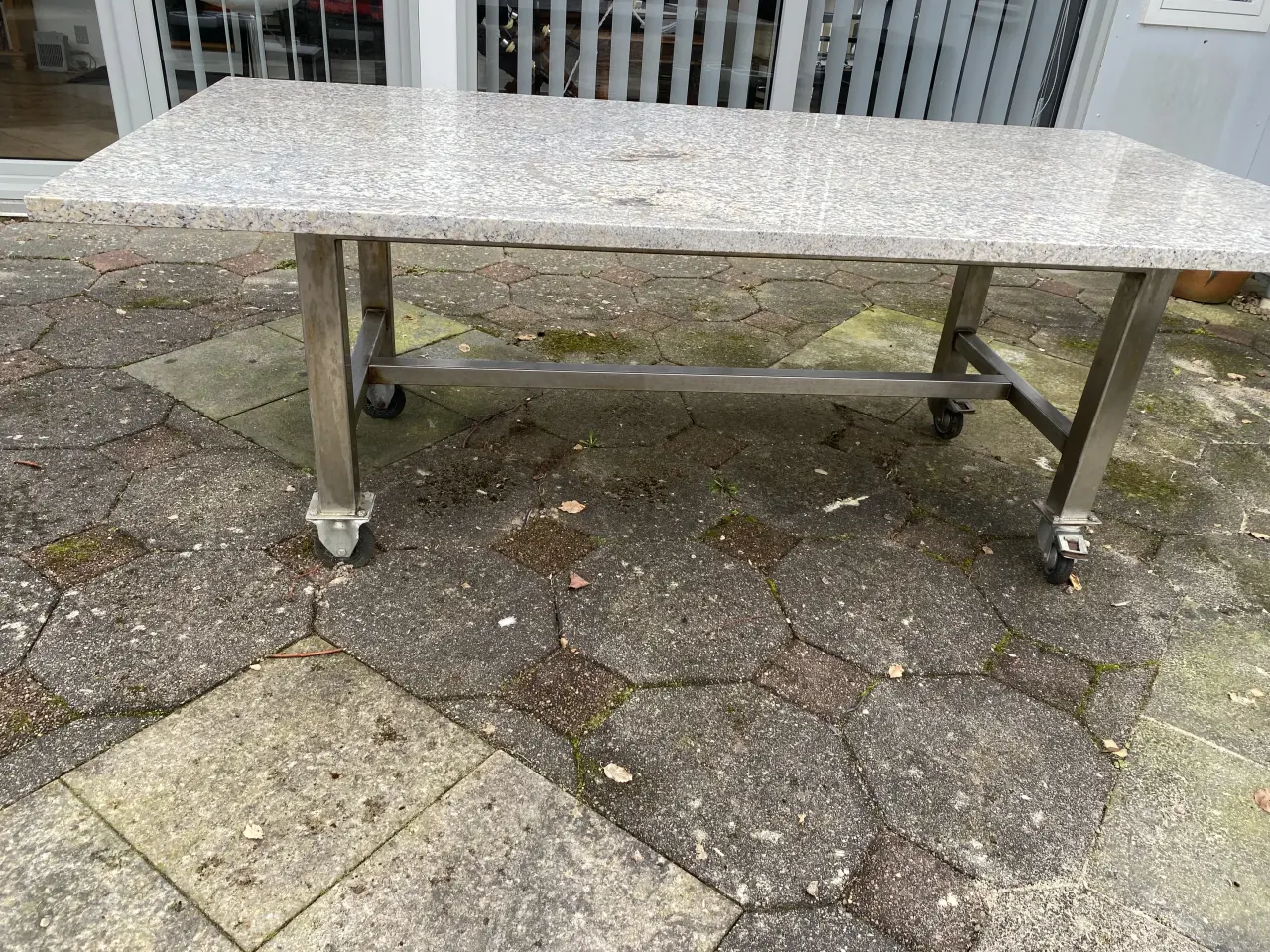 Billede 2 - Granit Bord
