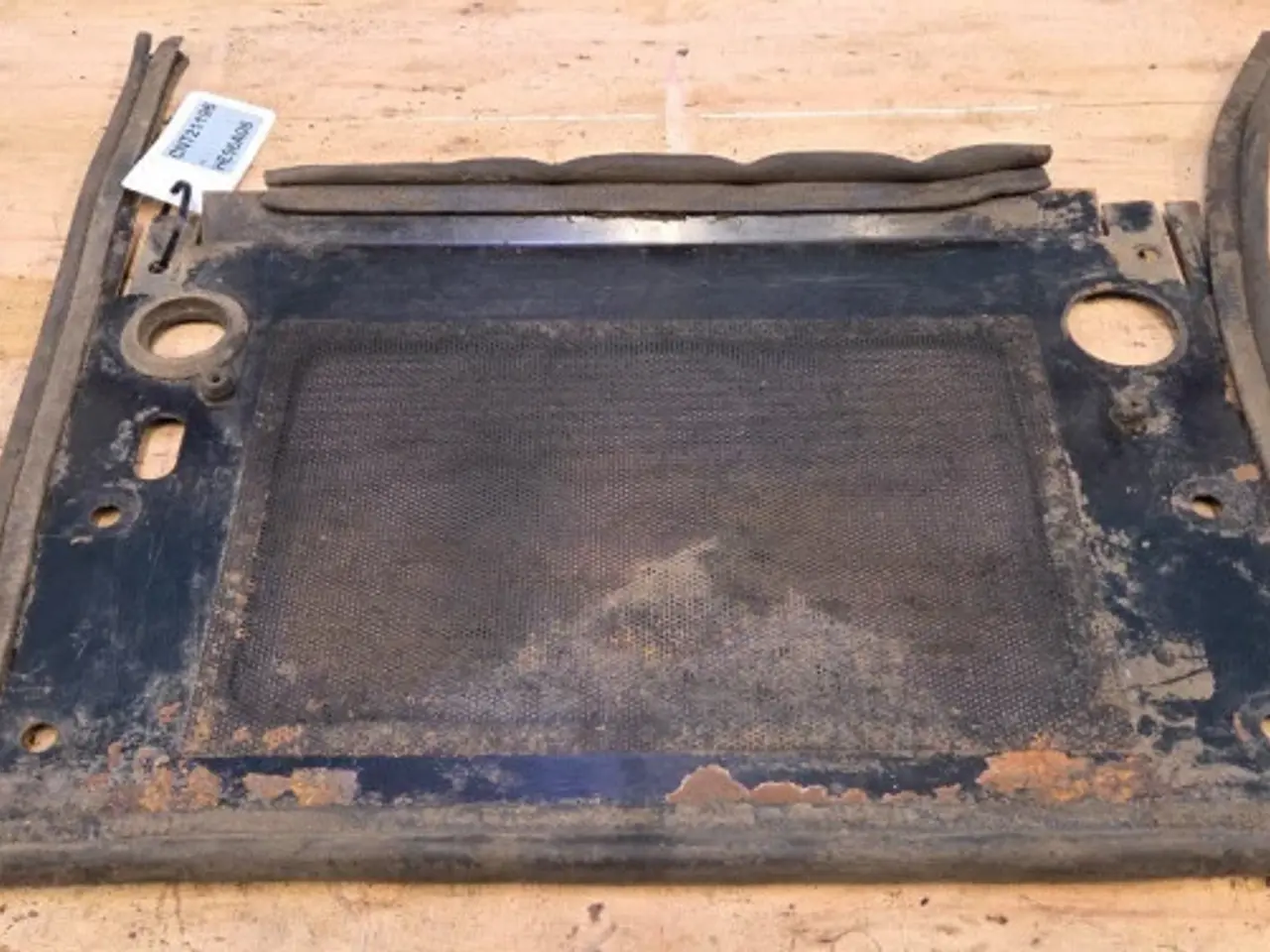 Billede 7 - Massey Ferguson 6290 Battery Holder 3783915M1