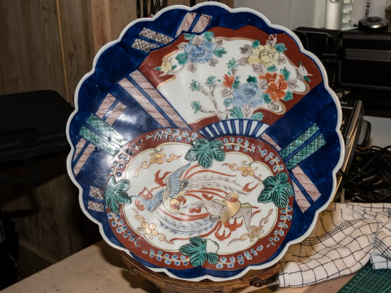Billede 6 - Imari Fad, Japan . Anno 1820.   Ø 32 cm.  Musling 