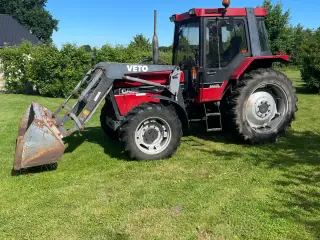 844 XL med 4x4 og frontlæsser