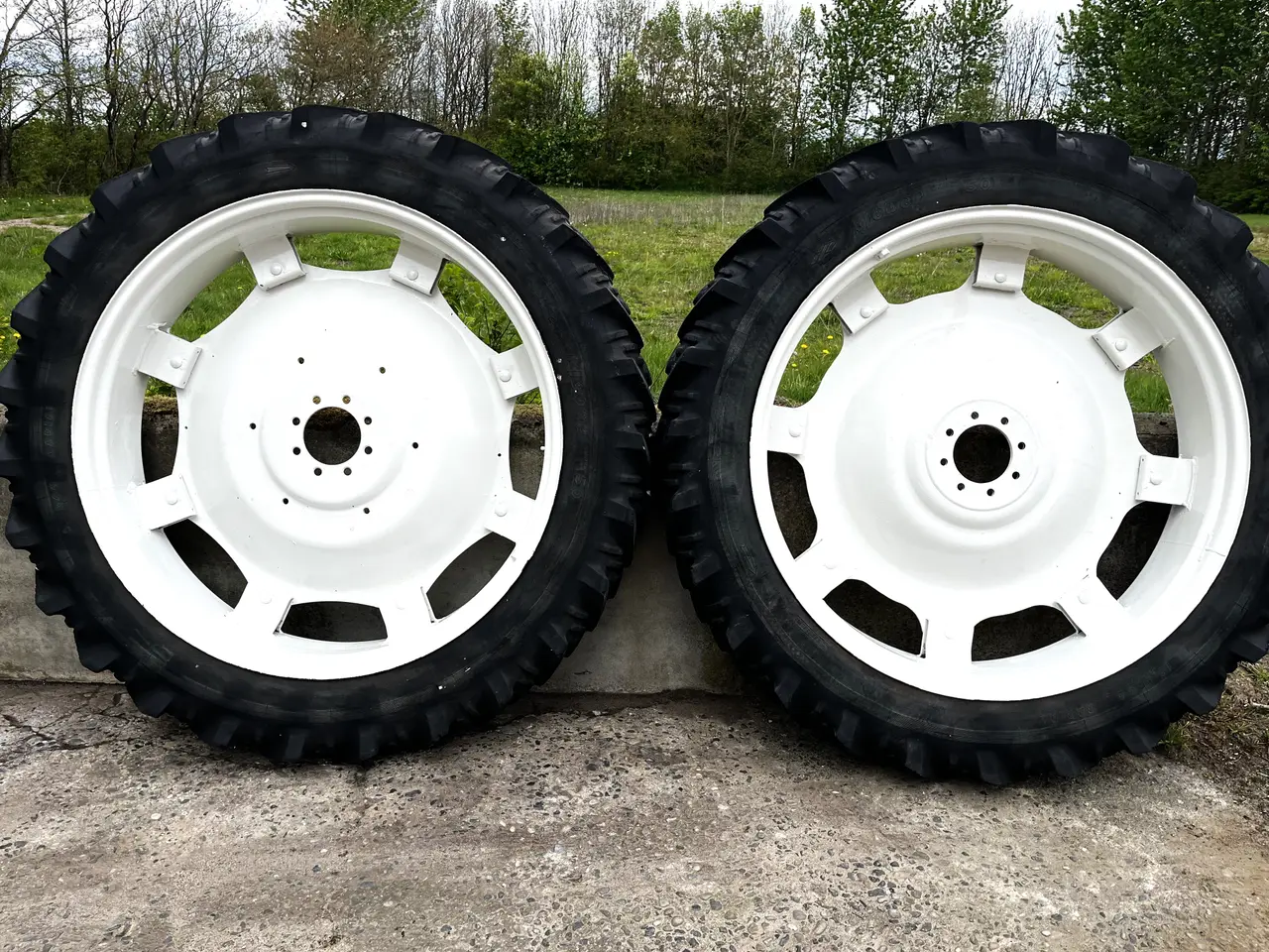 Billede 1 - SPRØJTEHJUL  12.4 x 46  ( 2 stk )