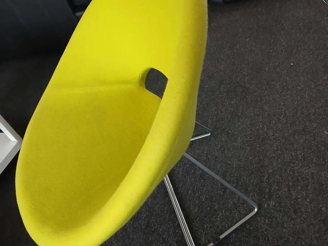 Billede 2 - Neongrøn designer stole sælges