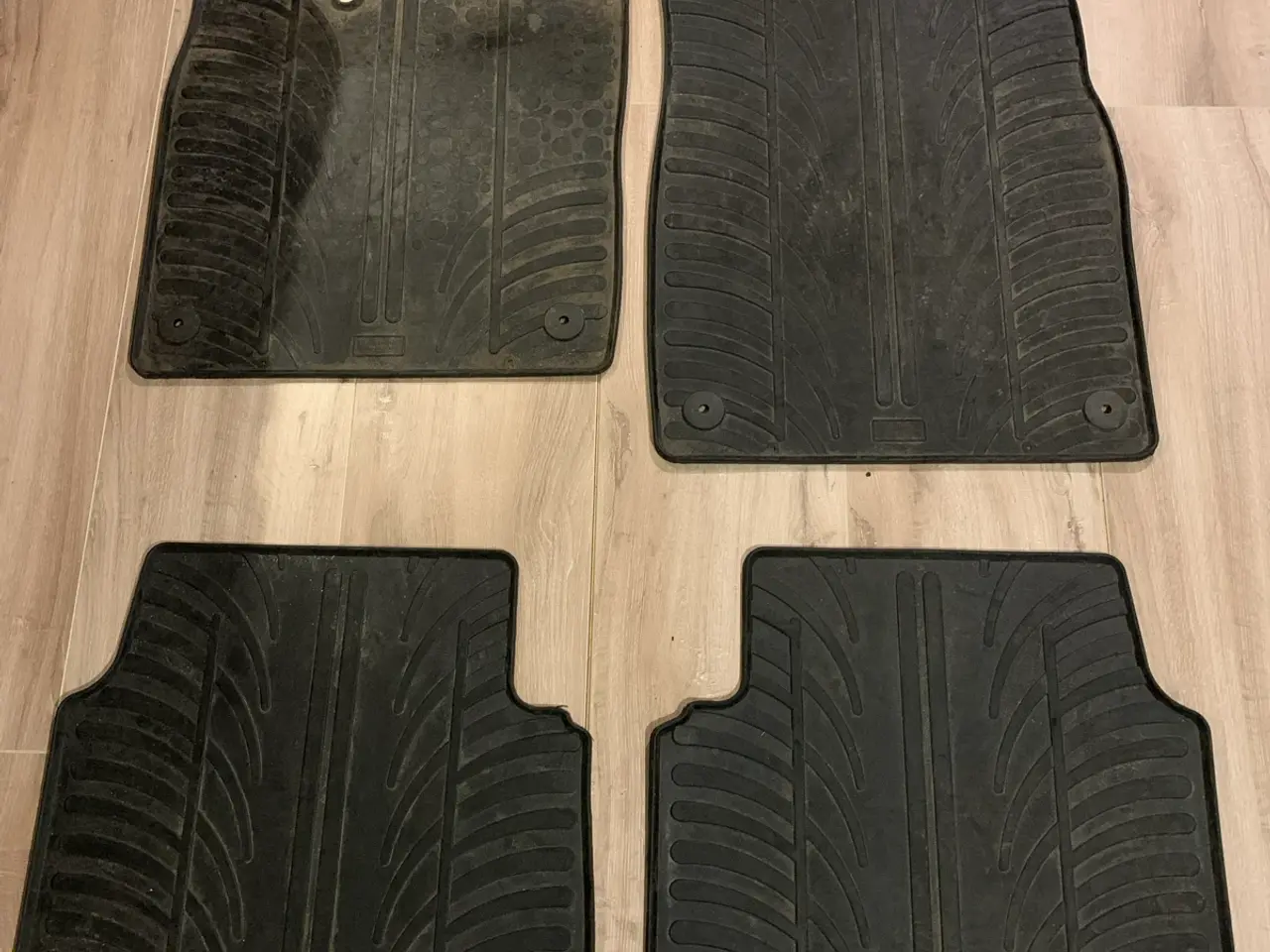 Billede 2 - Gummimåtter til VW Id3