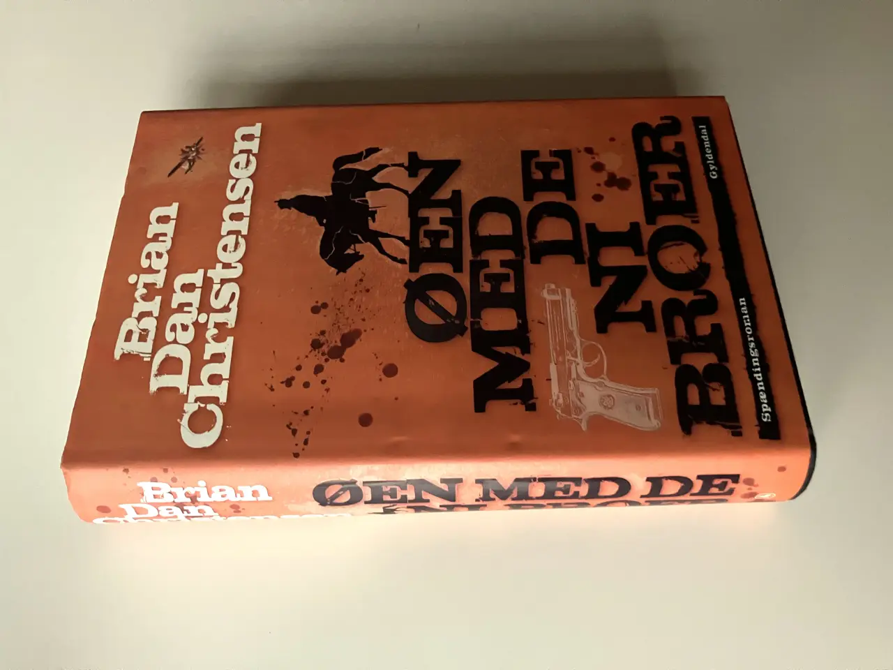 Billede 3 - Øen med de ni broer. Af Brian Dan Christensen