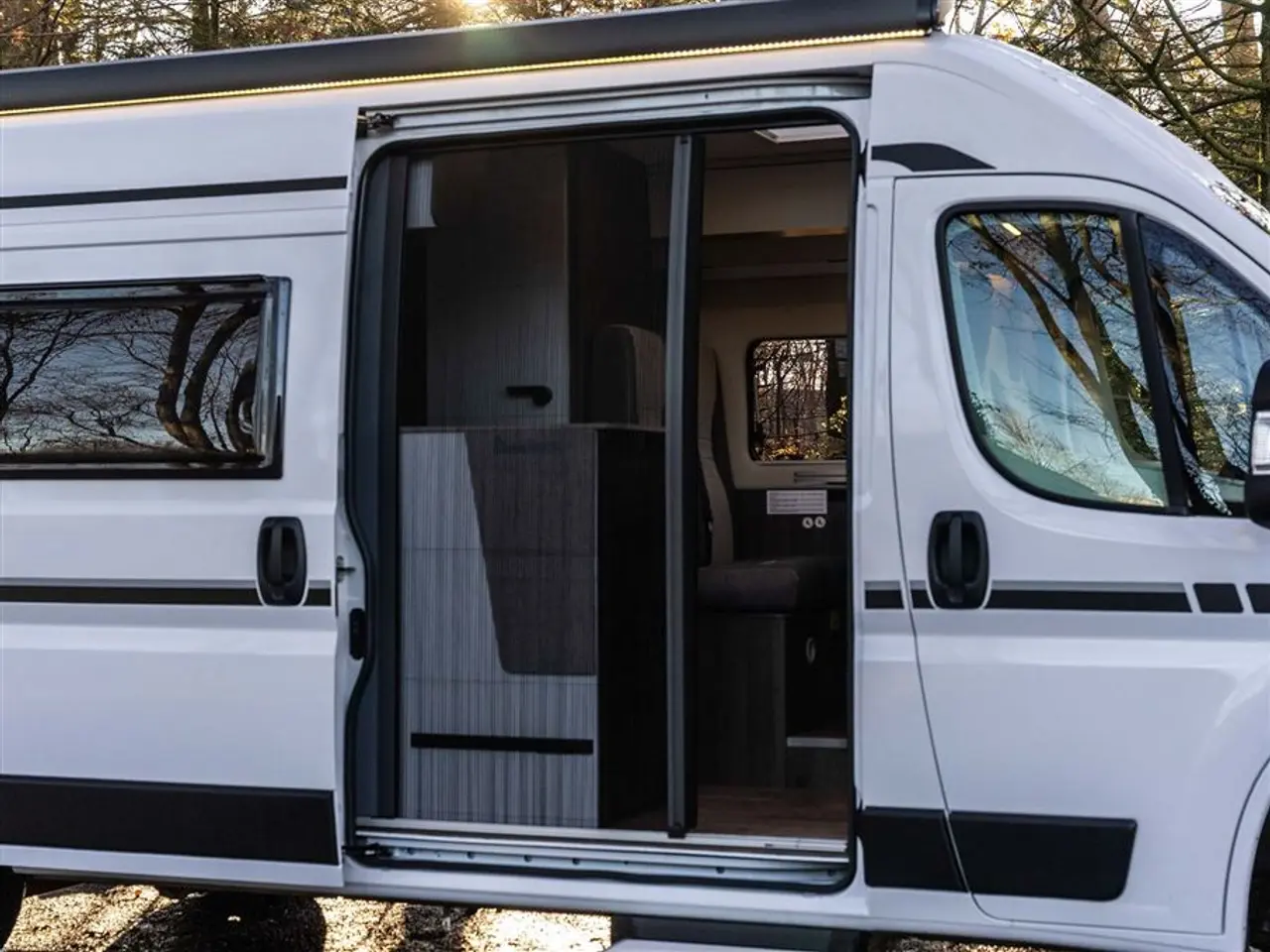 Billede 34 - 2026 - Benimar Benivan 144 UP Benivan 144 UP 2026 er en fuldt udstyret 5,99 meter campervan