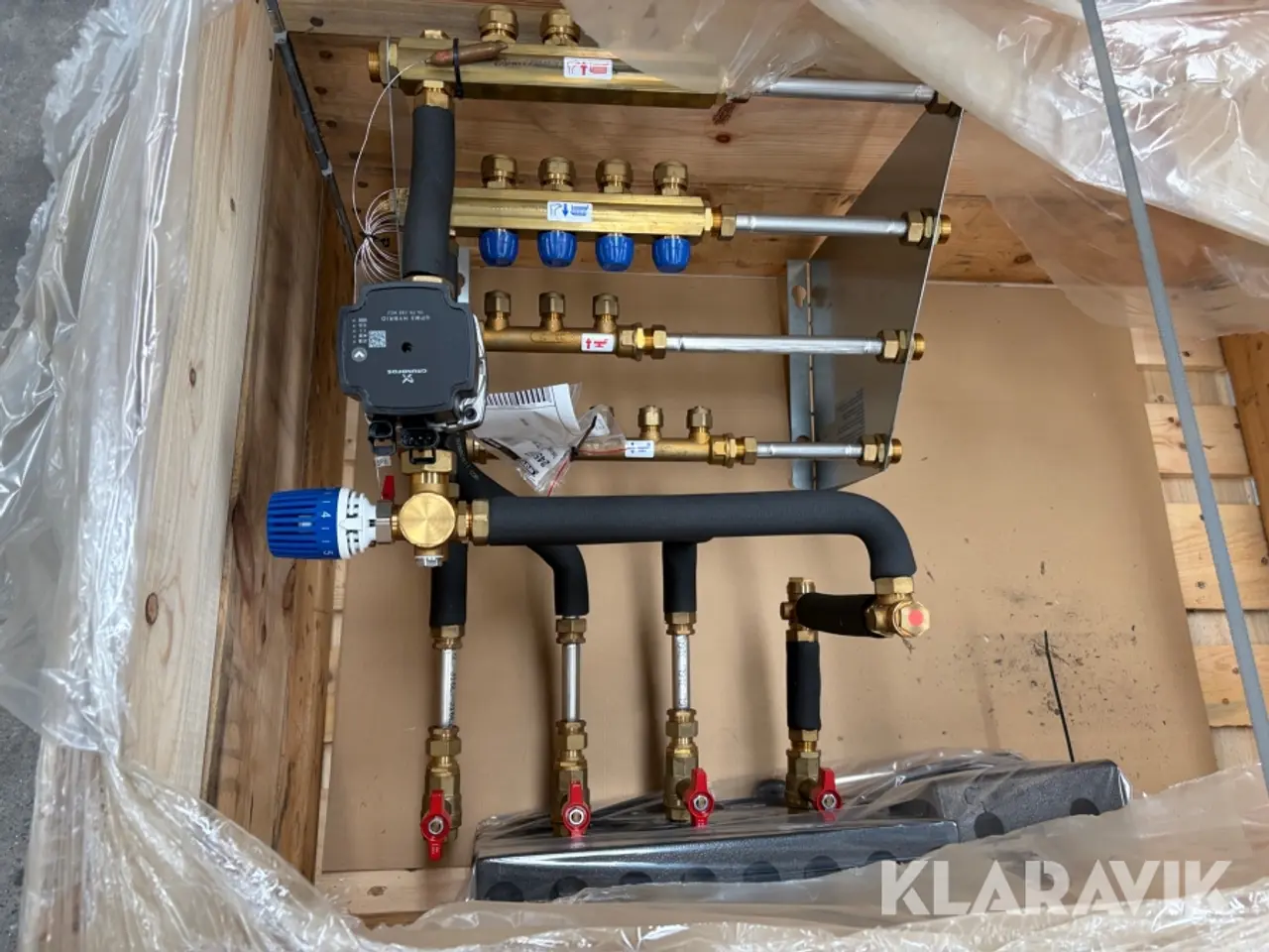 Billede 2 - Gulvvarmeunit Wavin BCVS TP2 5KV + 3VV + 4GV med 4 kredse og Grundfos cirkulationspumpe
