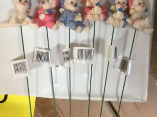 Dekorationspinde med søde babyer