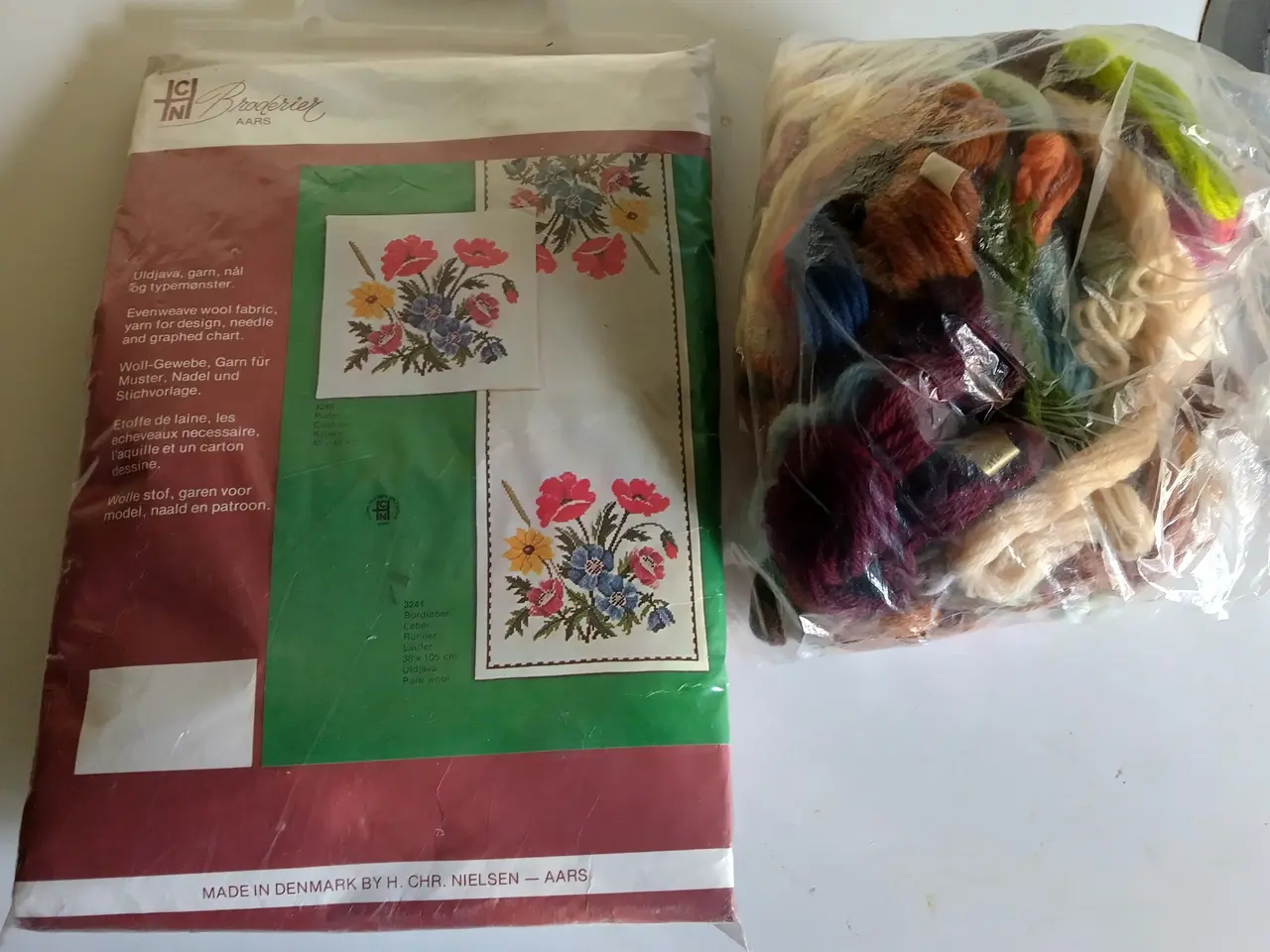 Billede 10 - 791 stk. Broderigarn - 6 broderier - hæklesæt