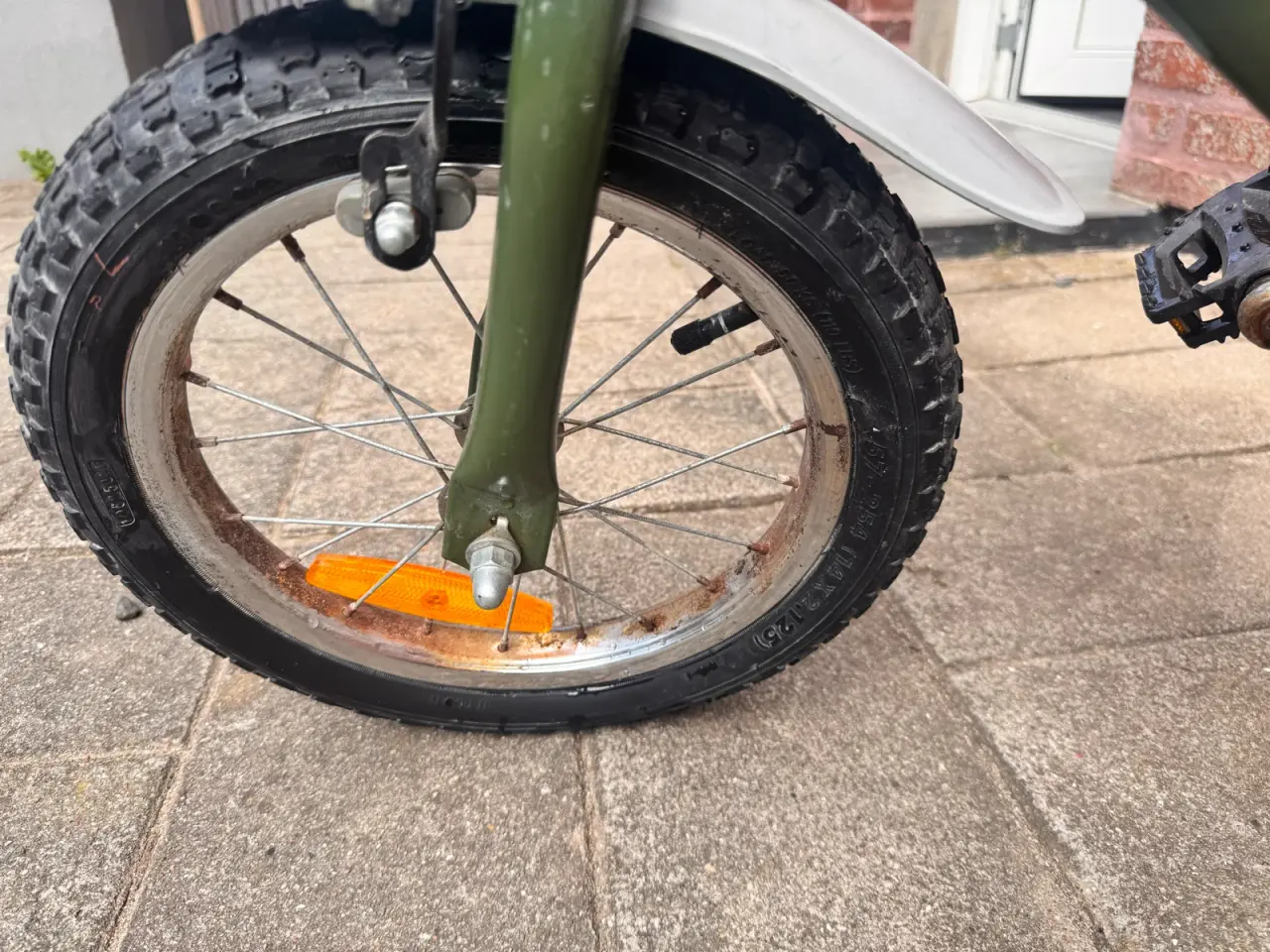 Billede 5 - STOY Cykel og cykelhjelm 