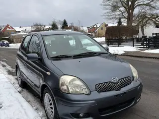Toyota Yaris 1.5 år til syn