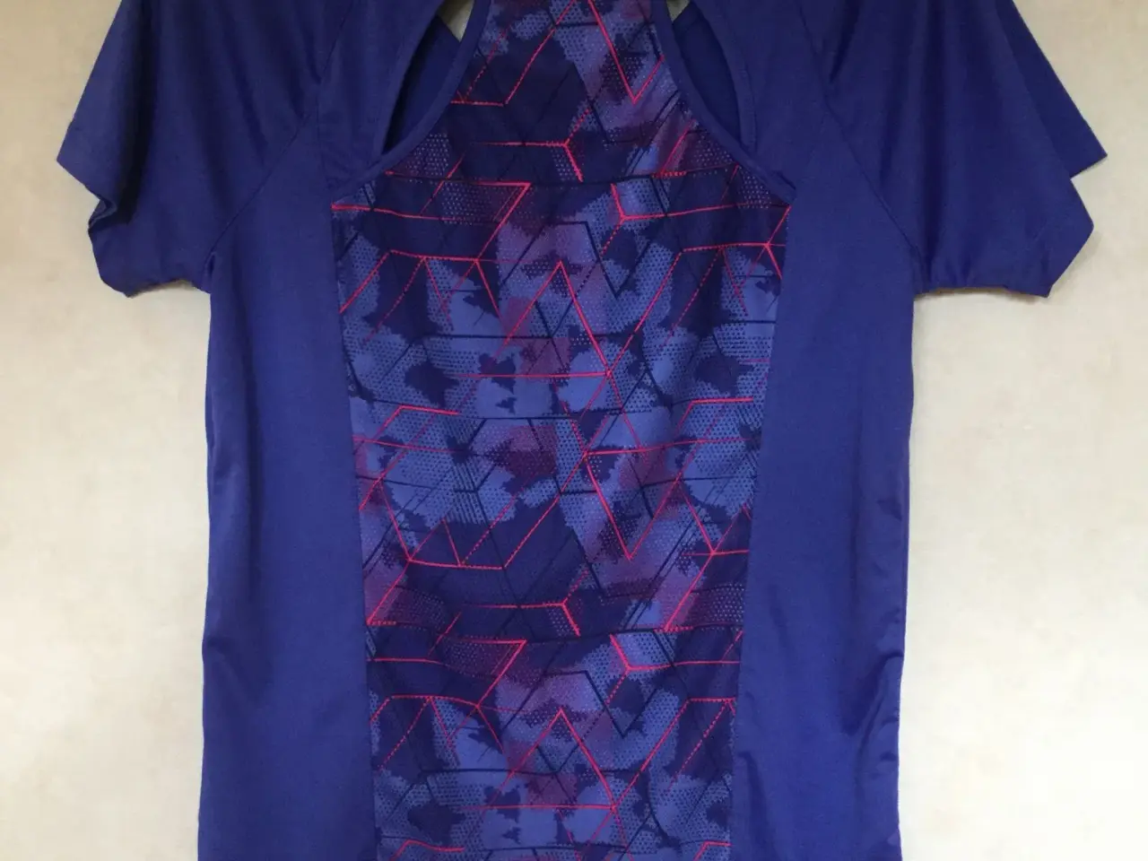 Billede 8 - T-shirt i str. M / L  3 stk. - i alt 99 kr