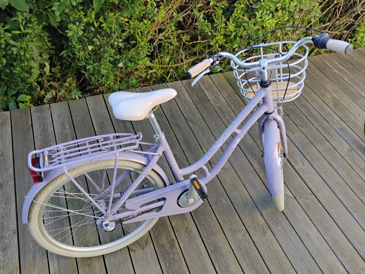 Billede 1 - Pigecykel dækstørrelse 24