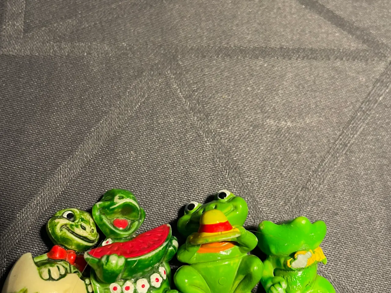 Billede 2 - Kinderæg figurer. 