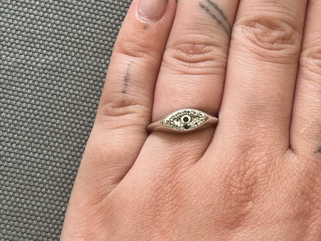 Billede 1 - Hvisk øje ring