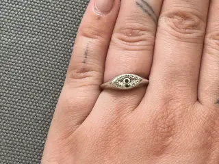 Hvisk øje ring