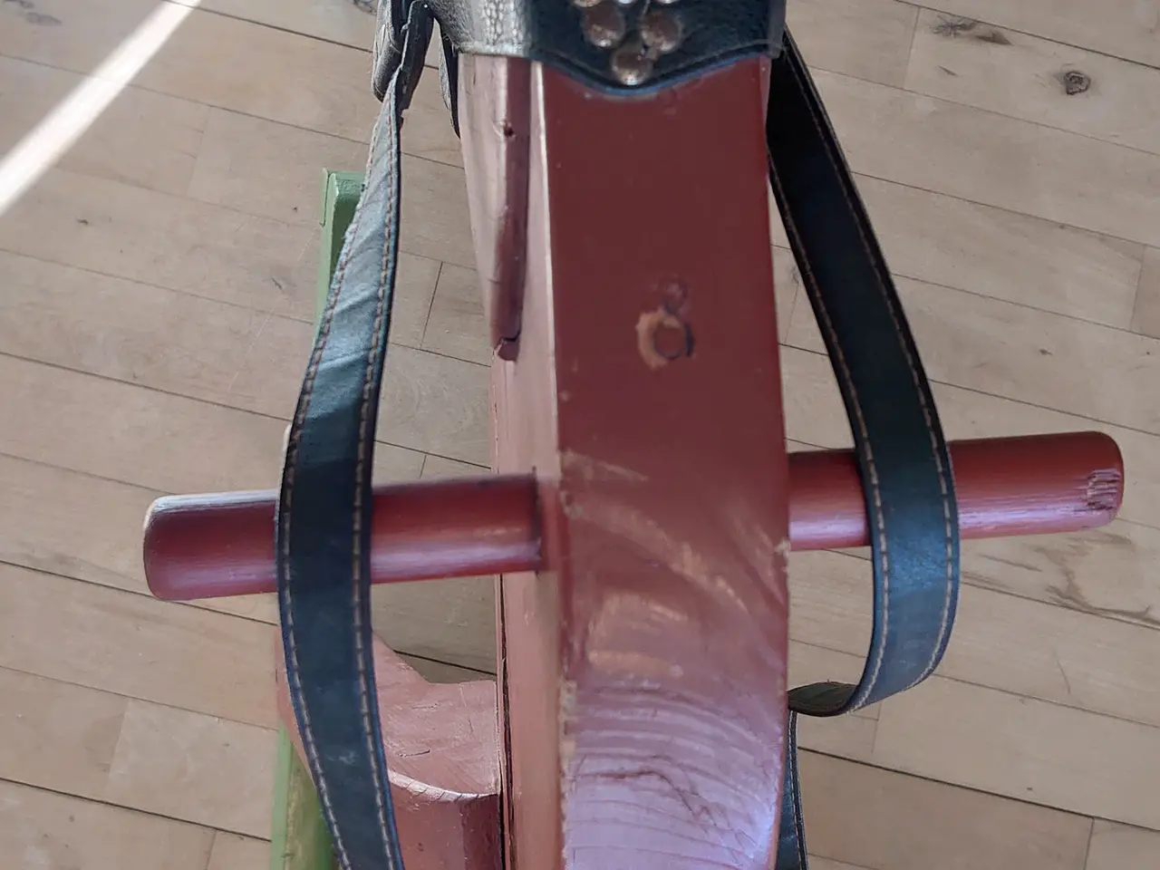 Billede 5 - Træ gyngehest med læder grime. 1940-50. L.95cm.