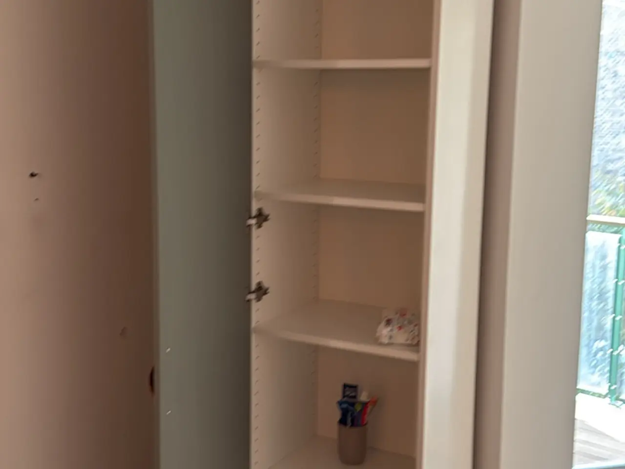 Billede 4 - Rummeligt skab sælges billigt i Cph