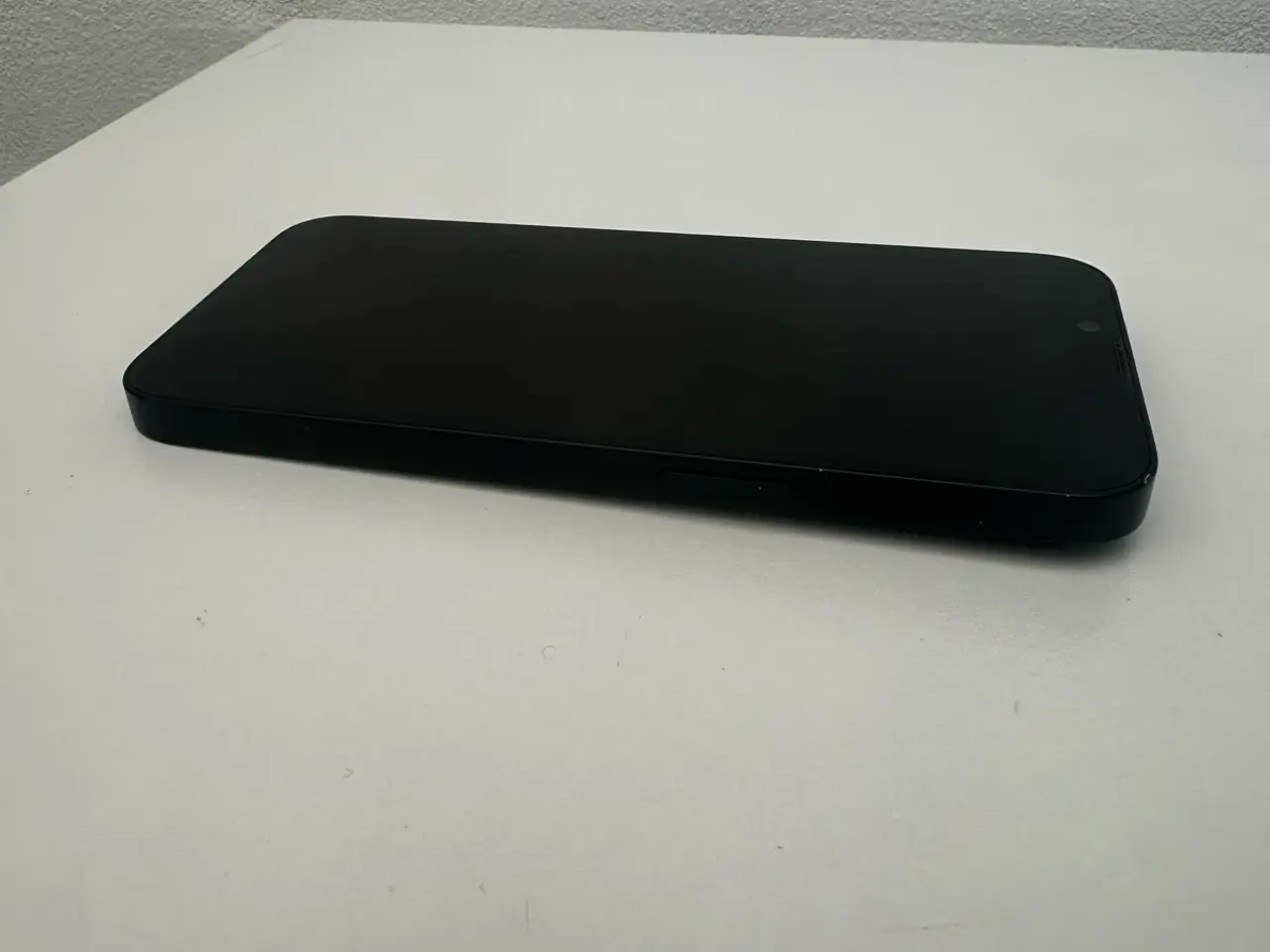 Billede 4 - iPhone 14 128GB sort(Meget godt stand, etui)