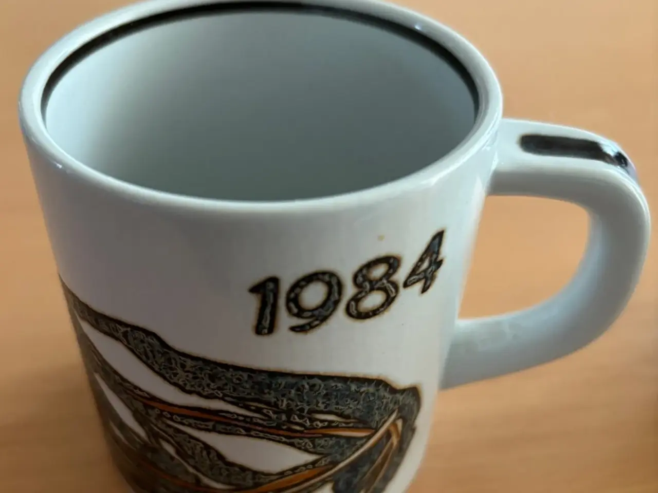 Billede 1 - Årskrus 1984