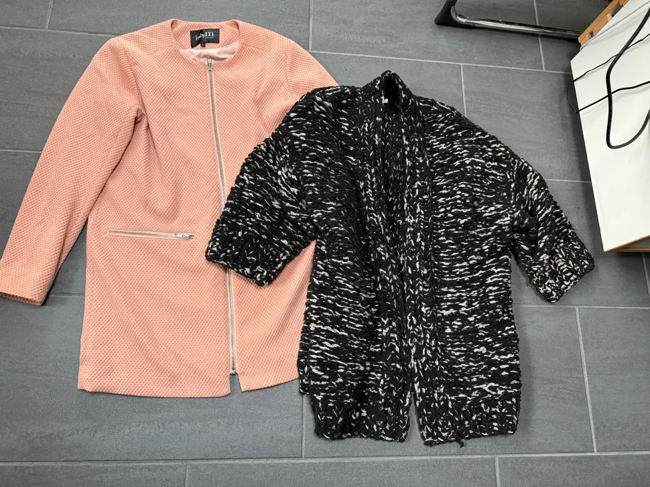Billede 2 - Tøjpakke str Large, jeans, jakke, kjoler, bluser,