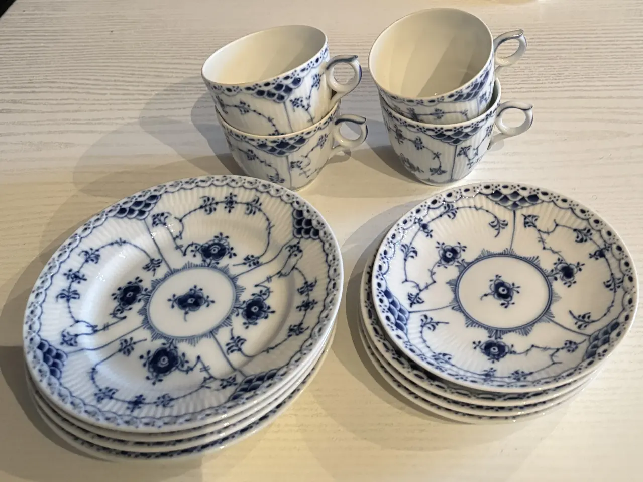 Billede 1 - Kopper med underkop og tallerken, Royal Copenhagen