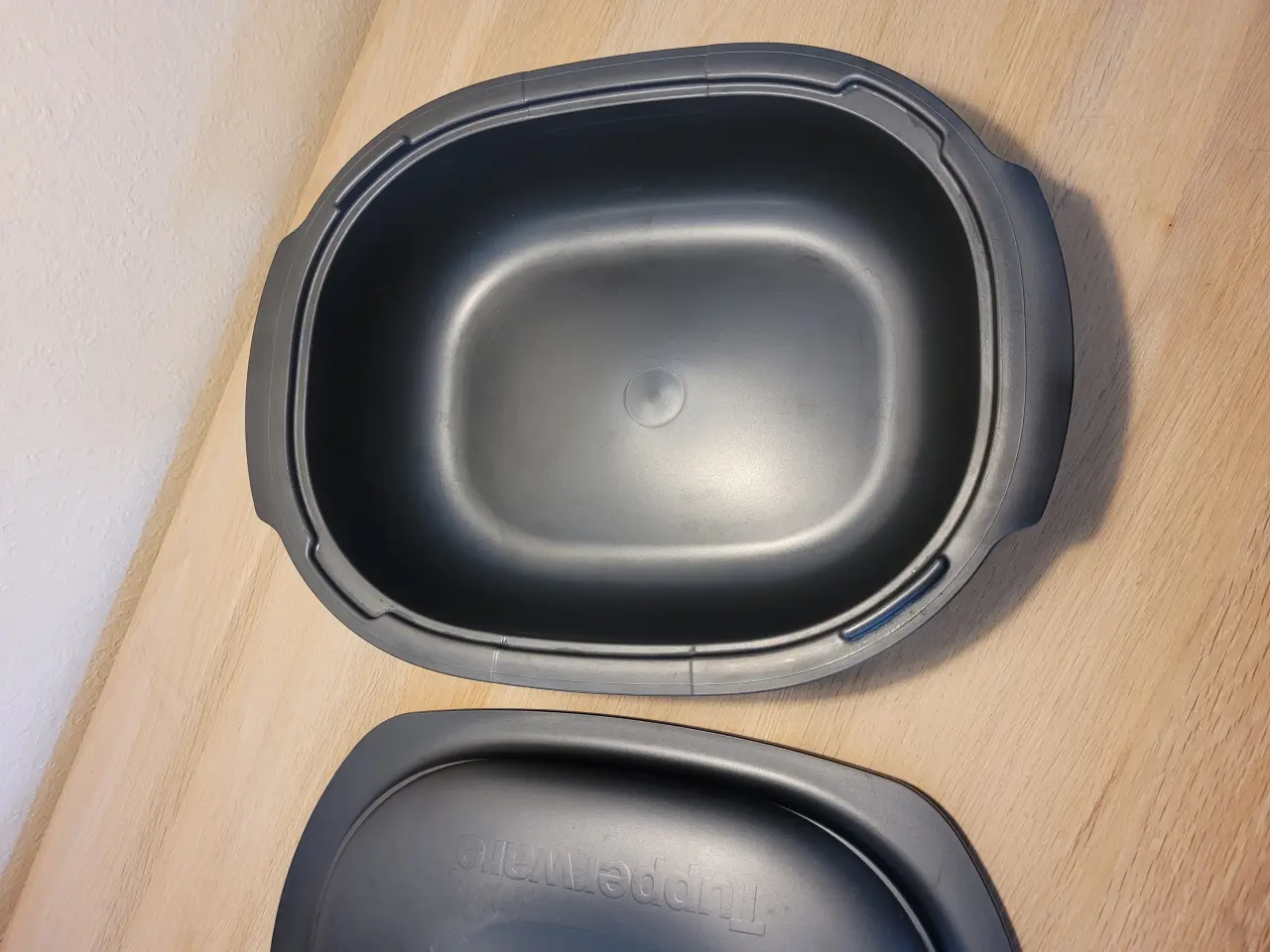 Billede 2 - Tupperware 2 L. stegeso/ ildfast fad med låg