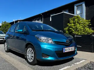 Toyota Yaris 1,3 VVT-I T2 Touch - Lav km