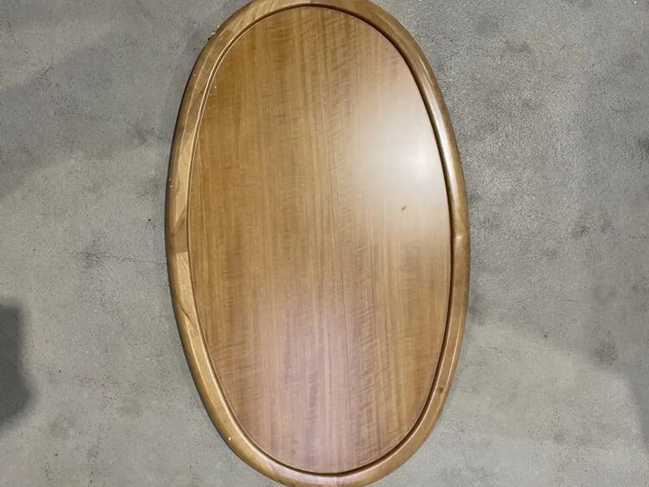 Billede 1 - OVAL BORDPLADE AF TRÆ UDEN MONTERINGSHULLER