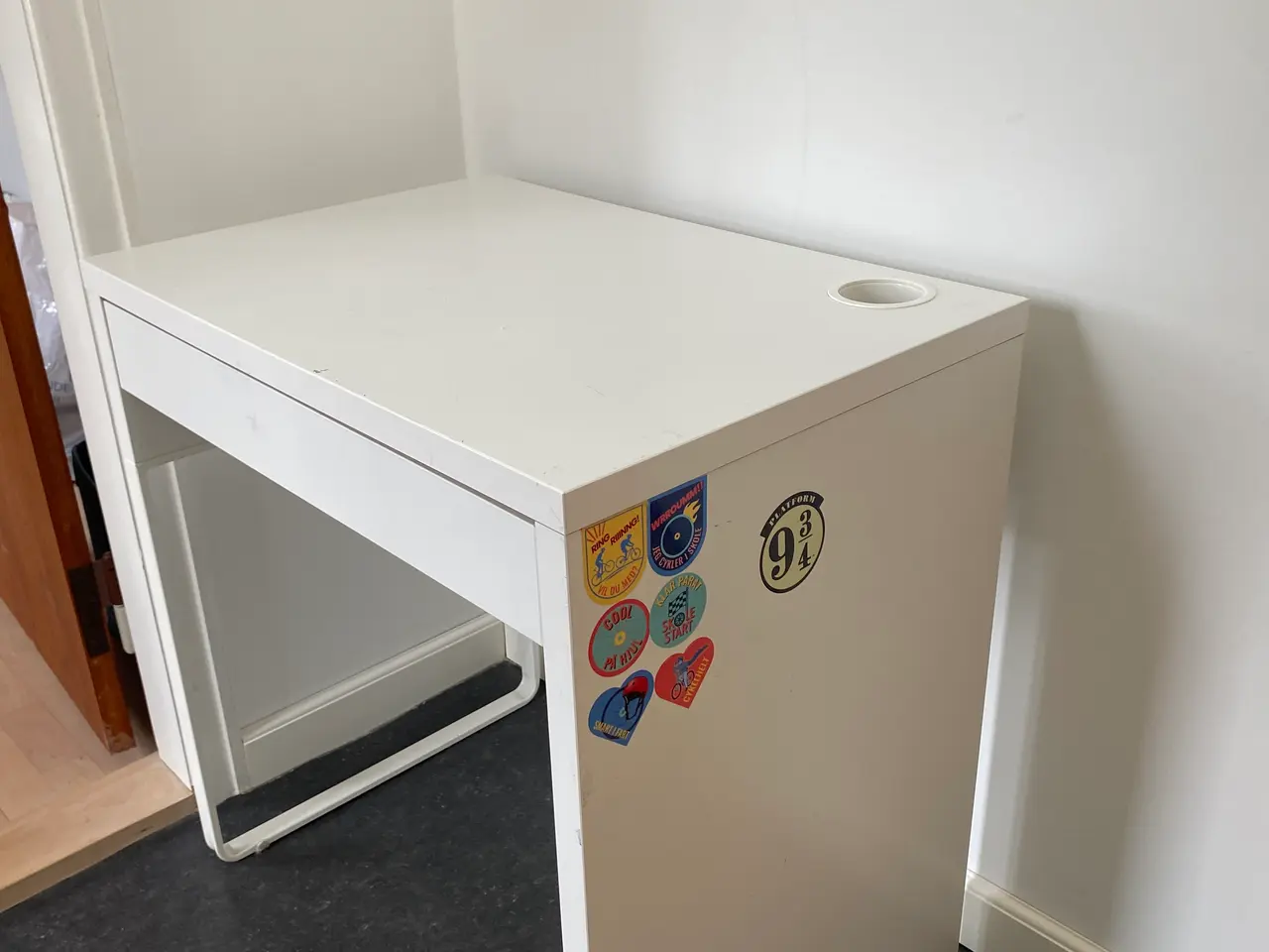 Billede 2 - Skrivebord til børn