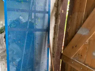 Patineret gammel blå metaldør