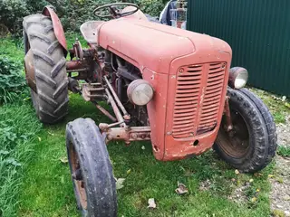 Massey Ferguson 35 (MF35) - 4 cyl. benzin 