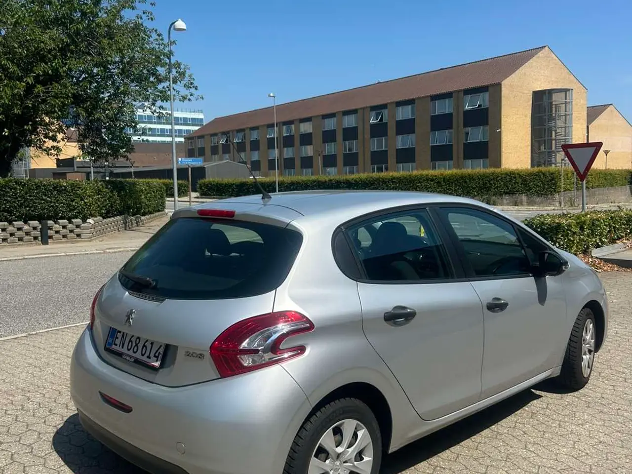 Billede 5 - Velholdt bil sælges.