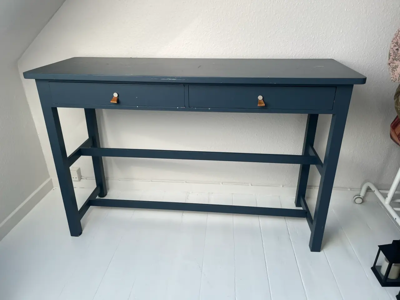 Billede 1 - Gratis skænk/bord med skuffer