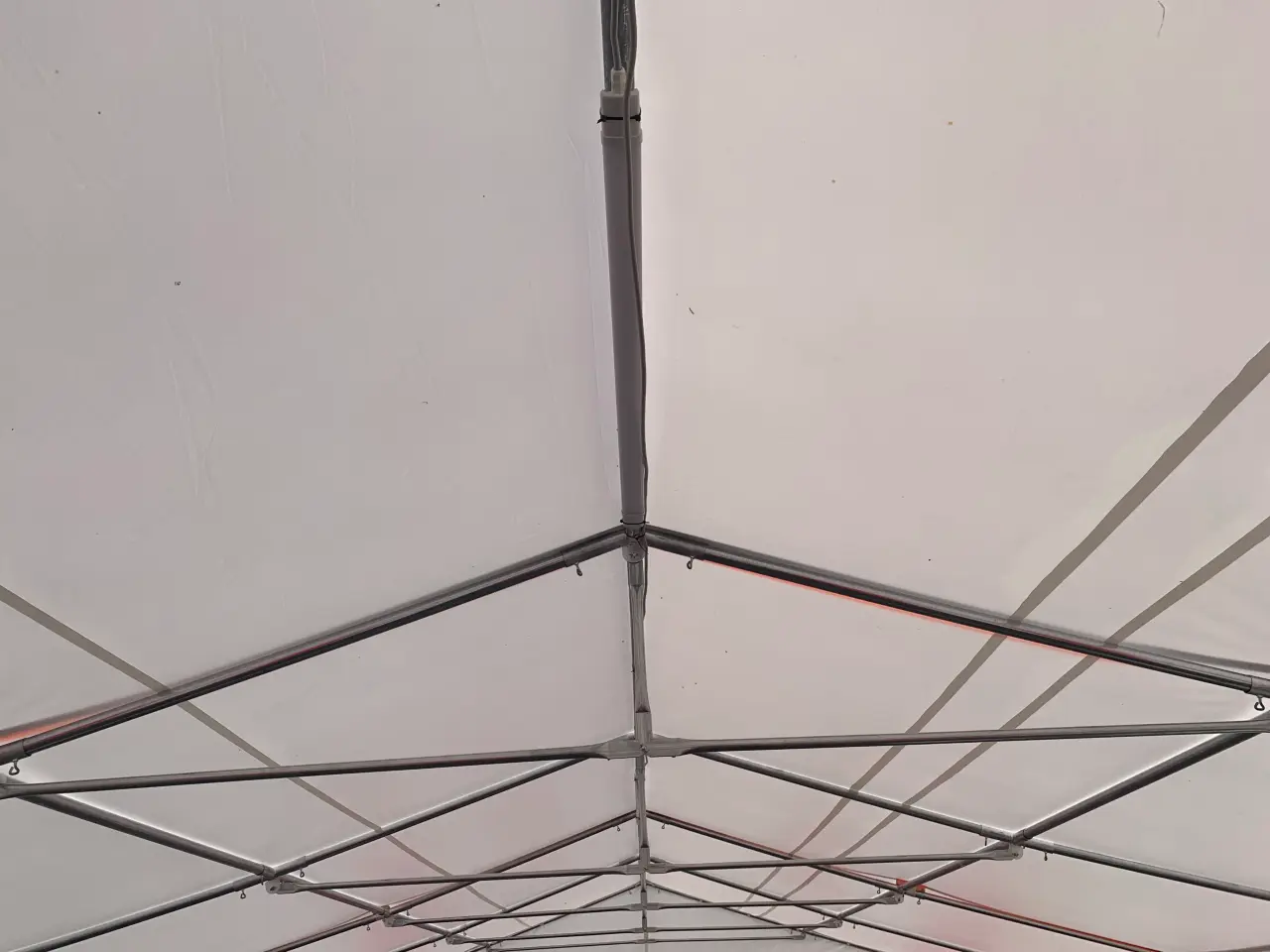 Billede 6 - 6x12 M professionelt partytelt udlejes