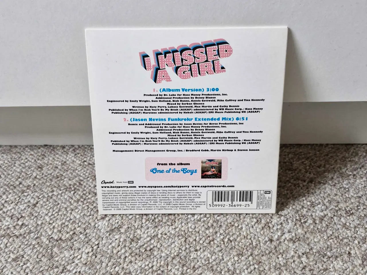 Billede 2 - Katy Perry - I Kissed A Girl (Single)