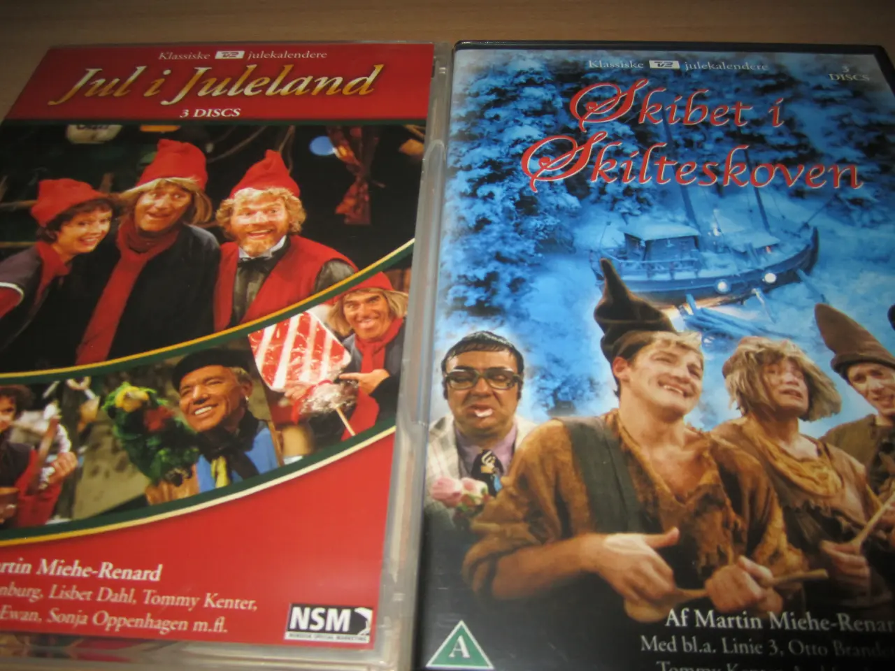 Billede 1 - JUL I JULELAND & SKIBET I SKILTESKOVEN.