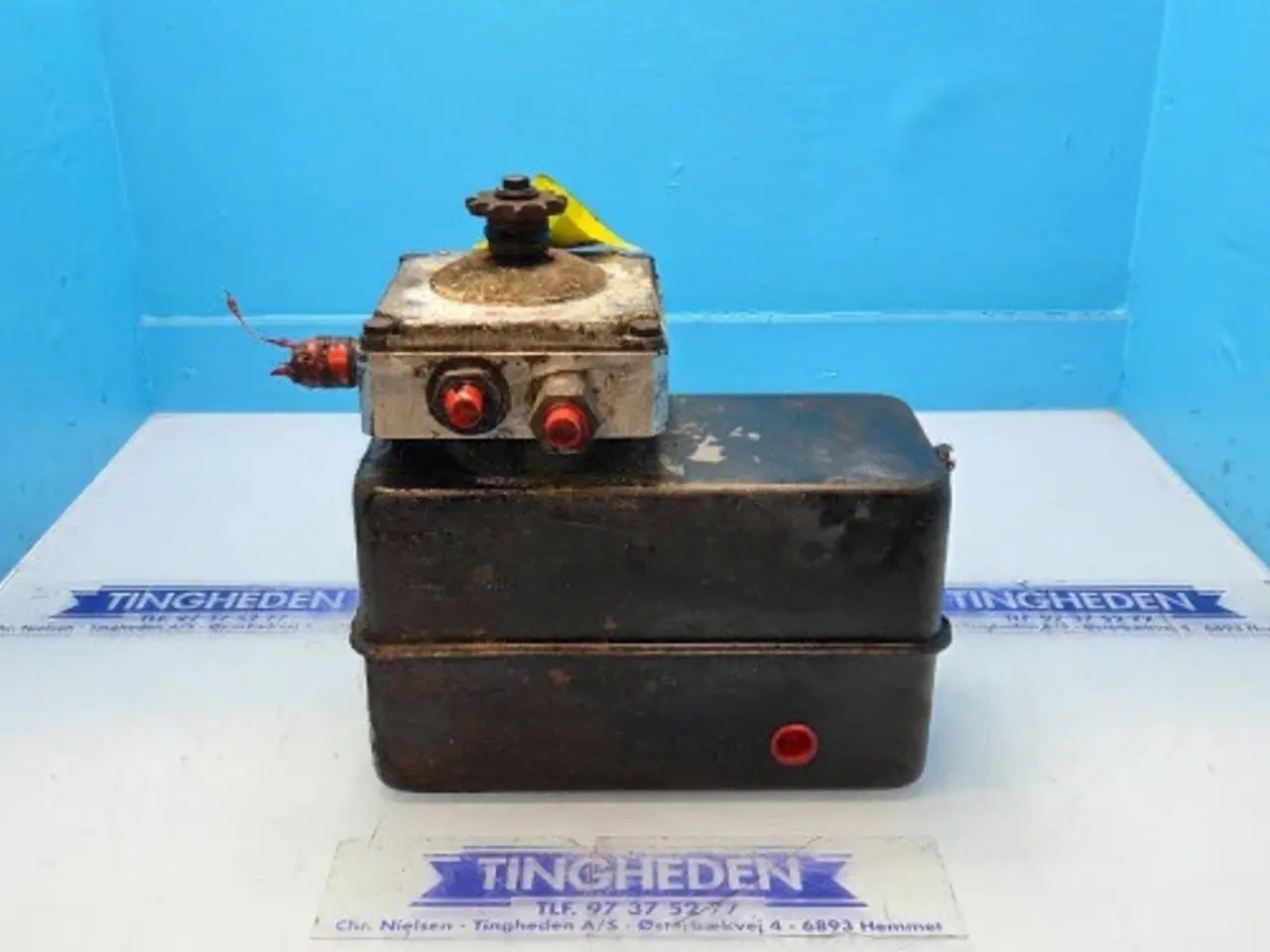 Billede 1 - New Holland BB920 Bremsevæskebeholder 84023034