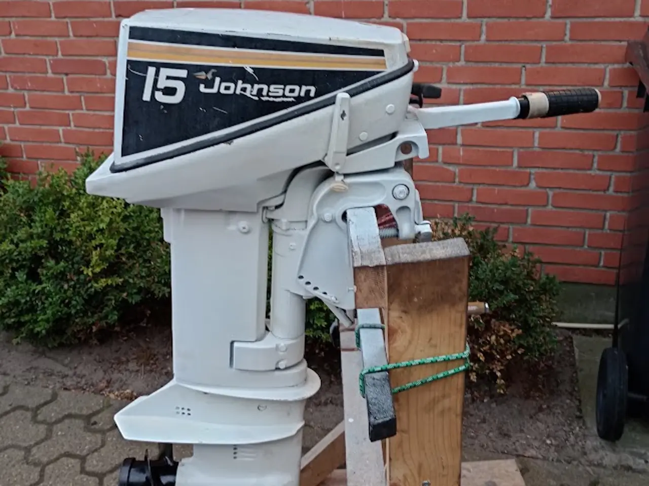 Billede 2 - Johnson 15 hk 2 takt Påhængsmotor