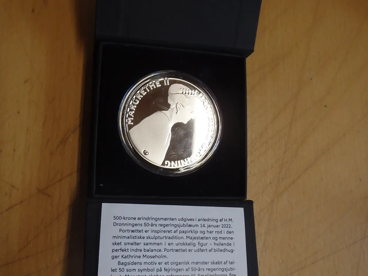 Billede 1 - Dr. Margrethes 50 års regeringsjub. 500 kr. i sølv