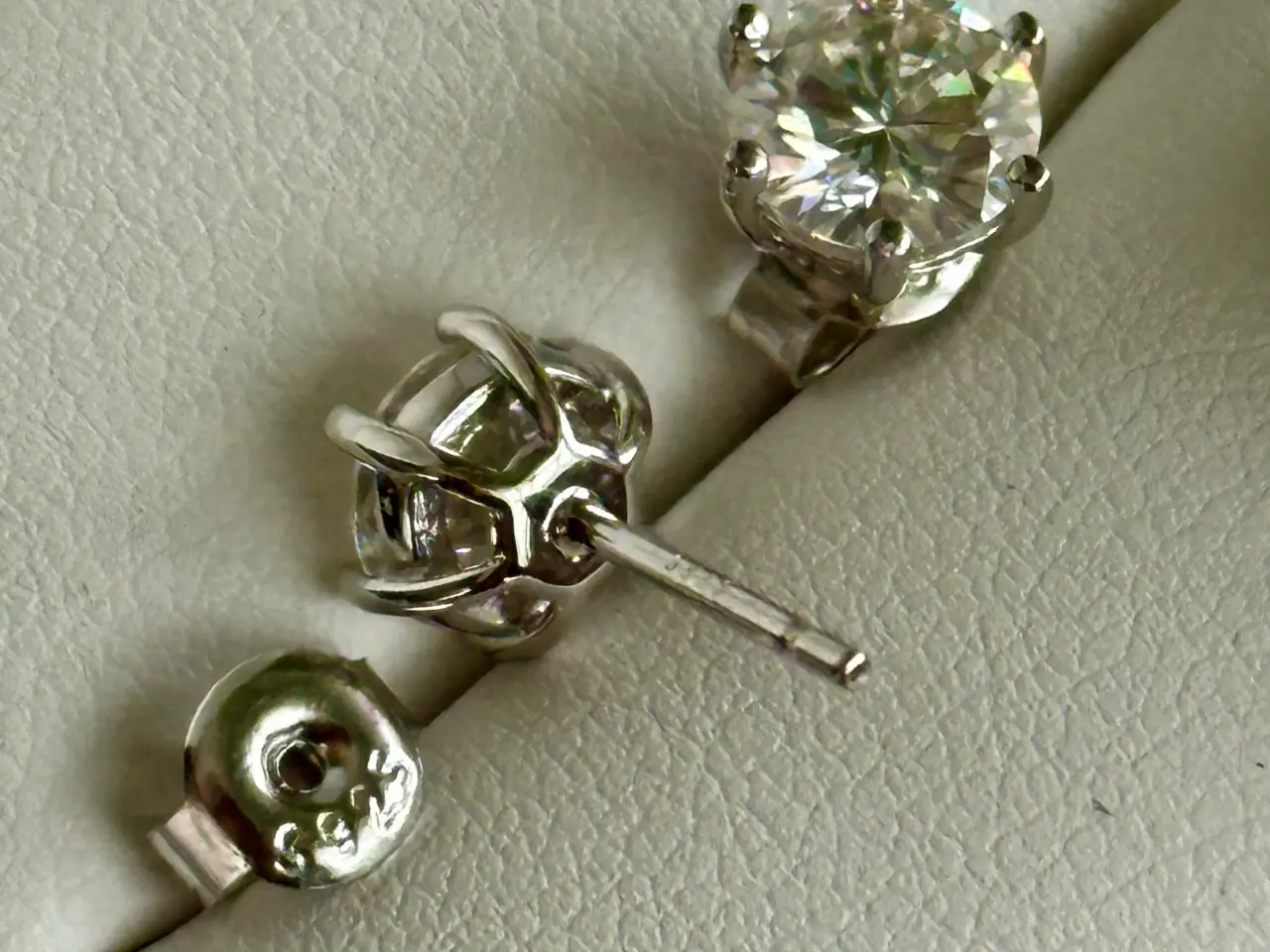 Billede 6 - Nye ørestikker med moissanite og certifikat sælges